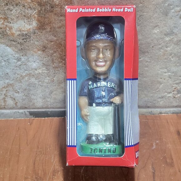Seattle Mariners Ichiro Suzuki Bobblehead Doll Rookie of the Year 2001 - Picture 4 of 9